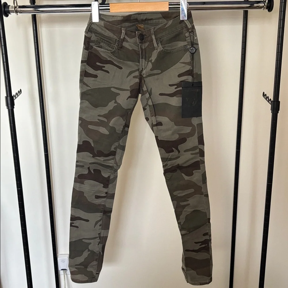 NWT True Religion- Camo Skinny Jeans - Picture 1 of 9